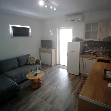 Apartmani Vrzic Baska  Bagian luar foto