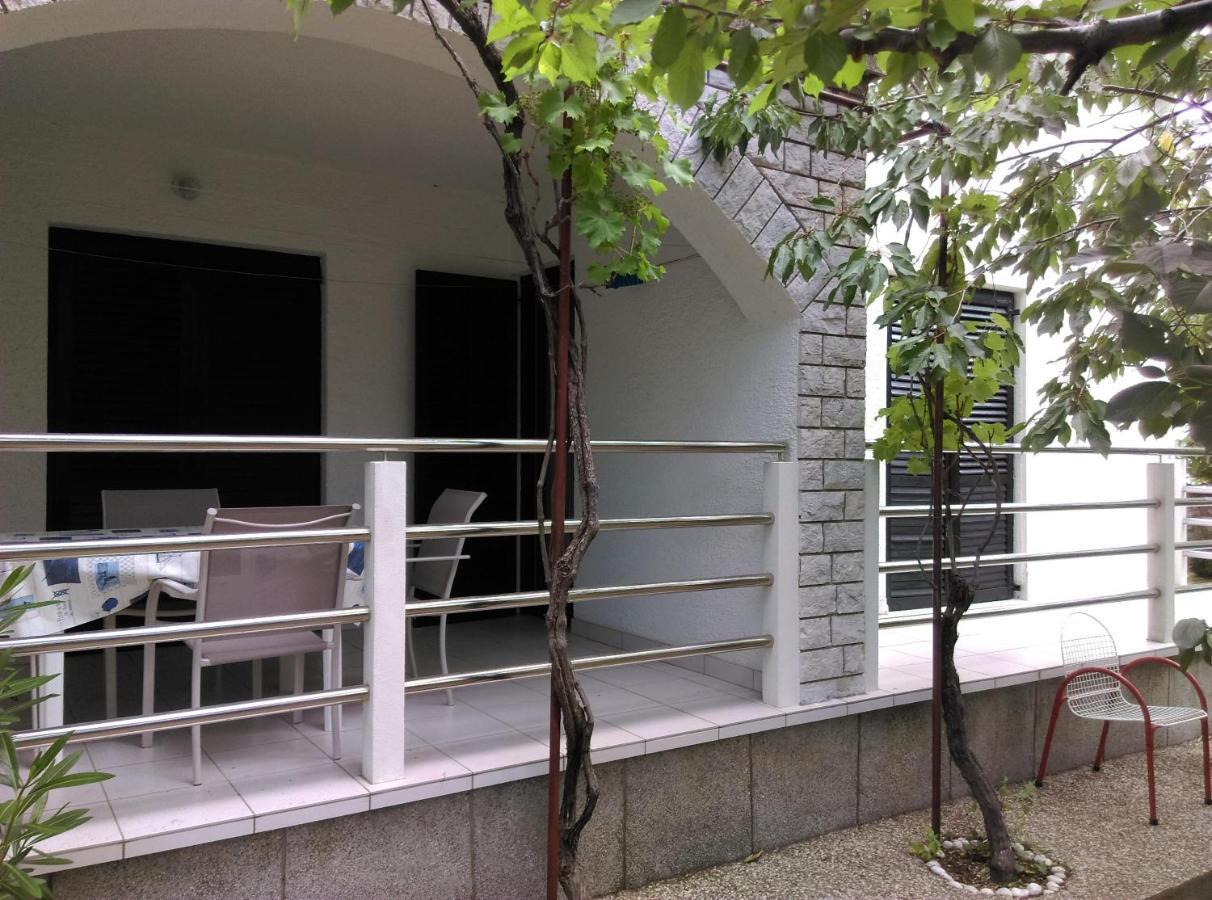Apartmani Vrzic Baska  Bagian luar foto