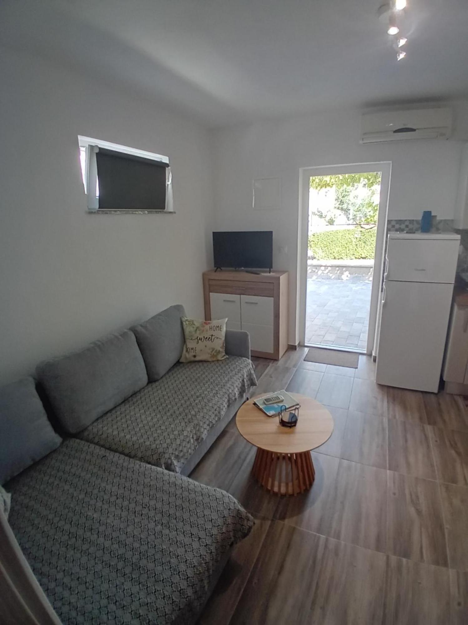 Apartmani Vrzic Baska  Bagian luar foto